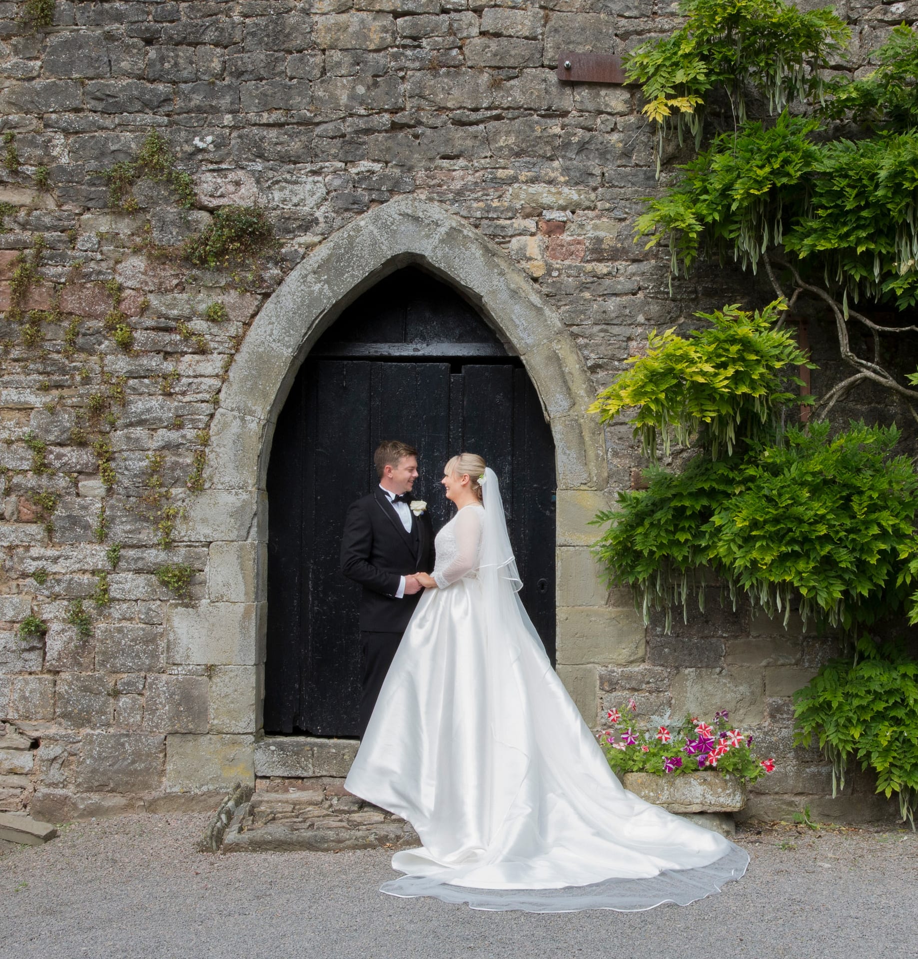 Clearwell Castle Wedding Photographer Nikki Kirk