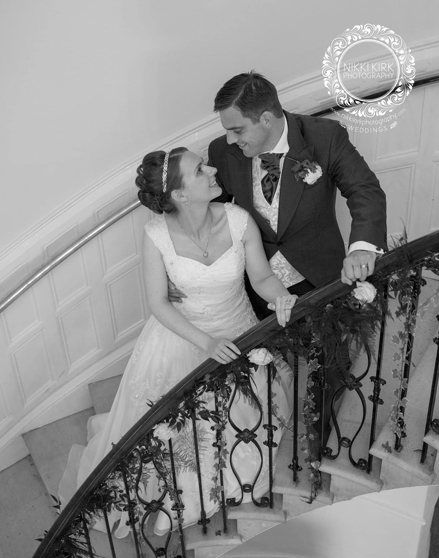 Nikki-Kirk-Photography-recommended-wedding-photographer-Eastington-Park-summer-wedding